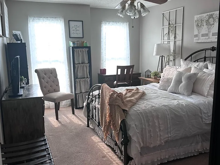 323 Weeping Willow Dr — Photo 3