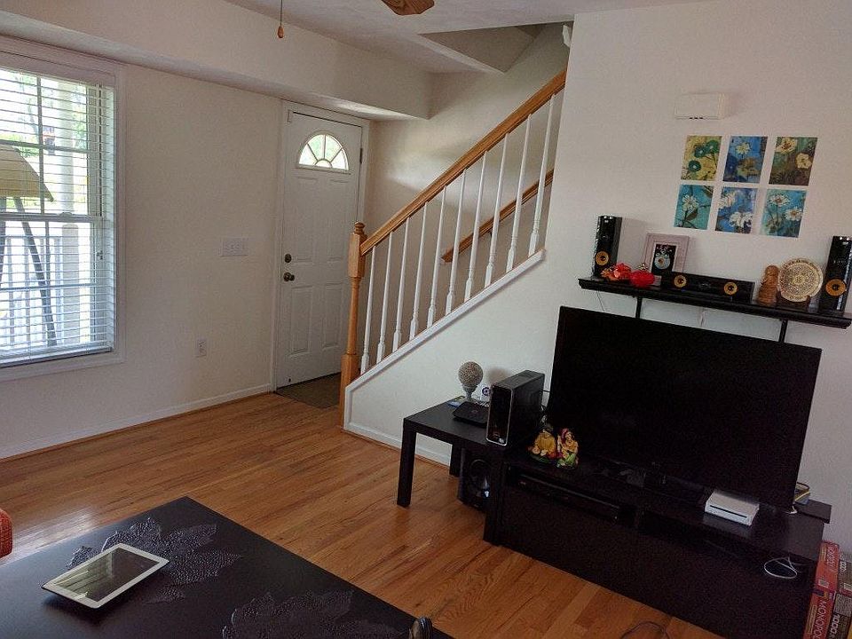 1st image of 709 Givens Ln