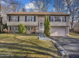 59 Lancer Rd, Riverside, CT 06878