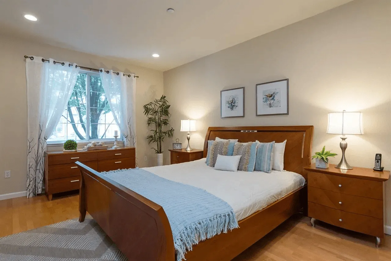 2 bed, 1174 sqft, $4,200 — Photo 1