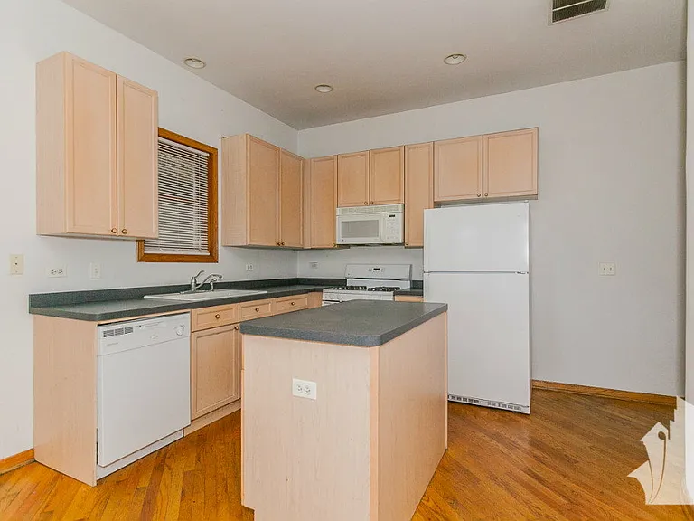 2732 W North Ave #1 — Photo 1