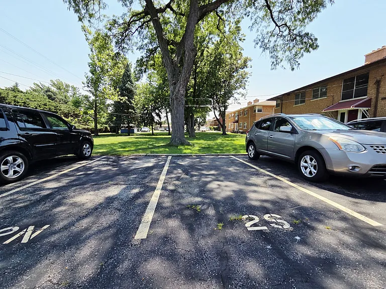 1431 Balmoral Ave #2S — Photo 13