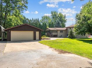 N3868 Mosquito Hill Rd, New London, WI 54961