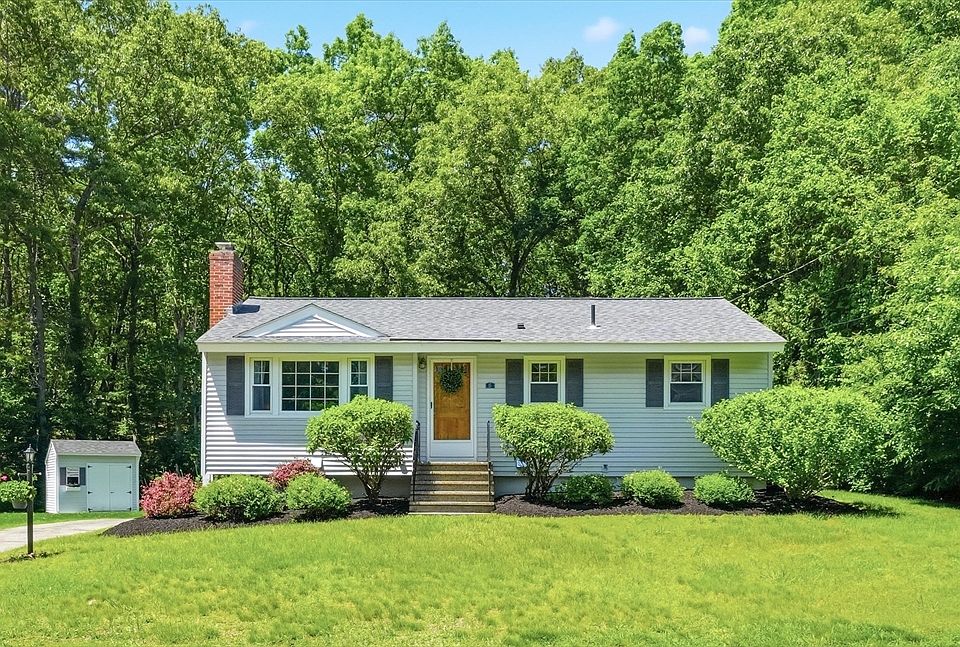 1st image of 15 Newport Dr
