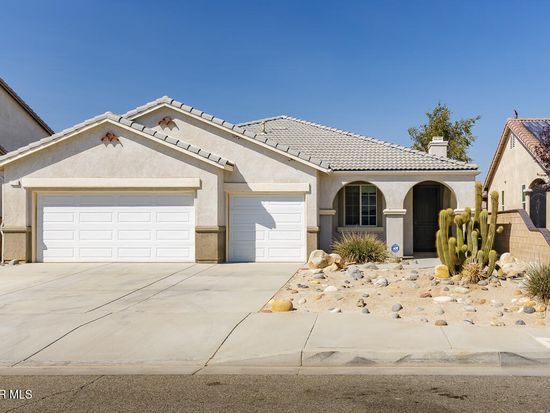 2319 E Newgrove St, Lancaster, CA 93535