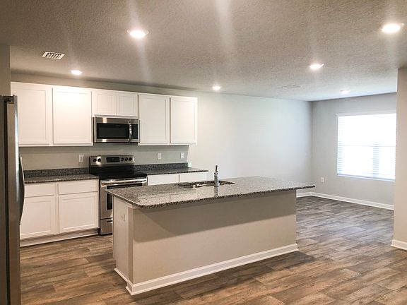 2nd image of 723 Amador Ave