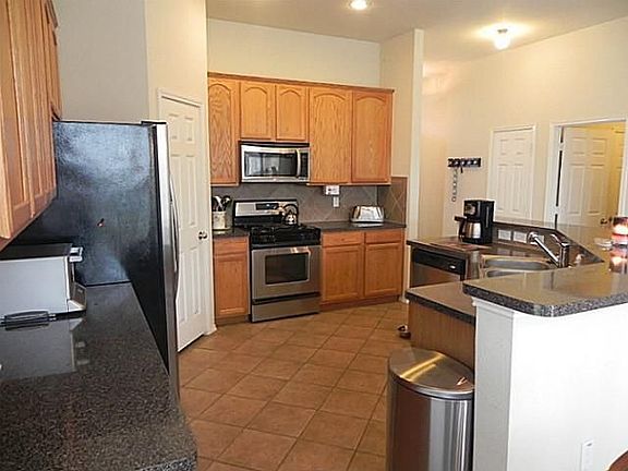 5th image of 6421 Lakewood Dr