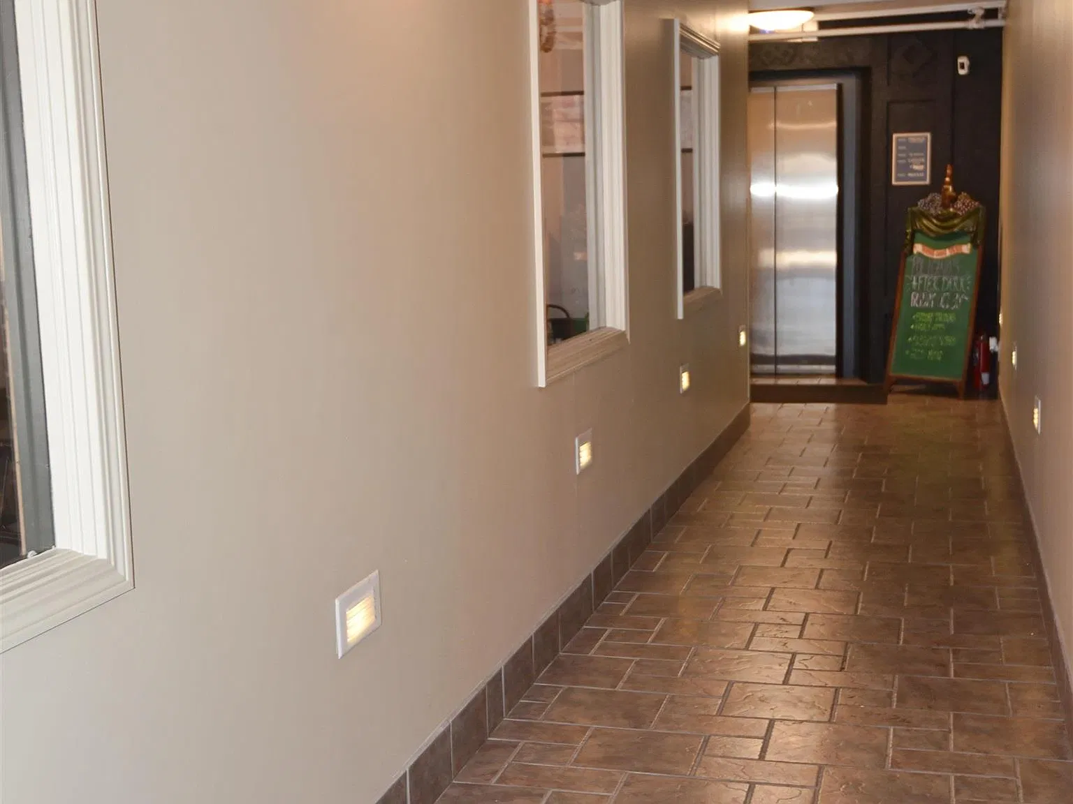 1 bed, 1.0 bath, $1,300 — Photo 3
