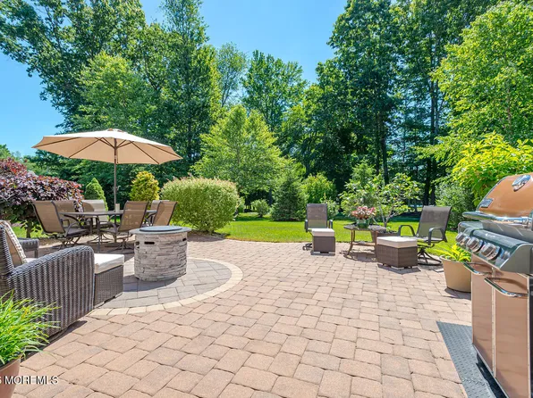 5 Tree Line Drive, Freehold, NJ 07728