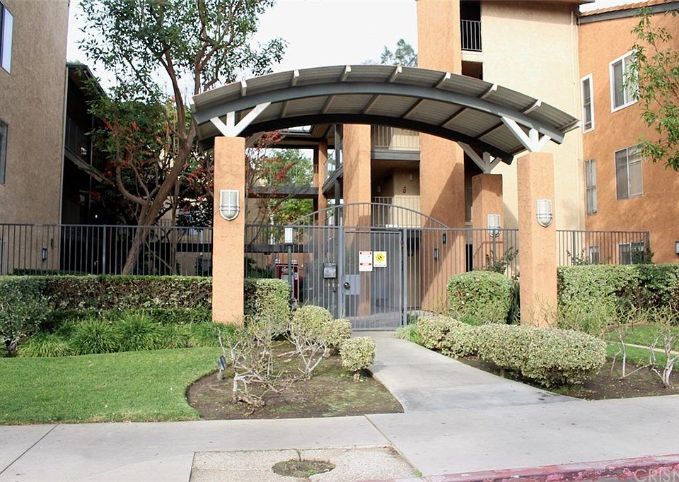 1st image of 15425 Sherman Way APT 225
