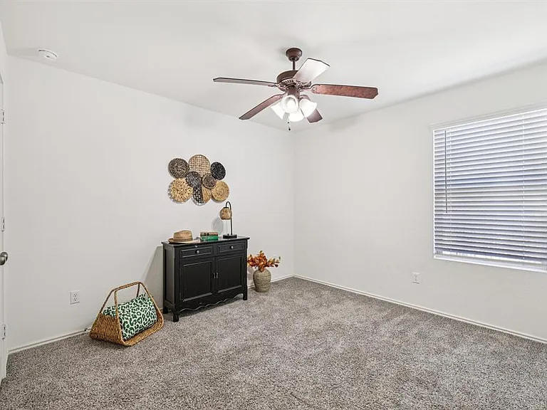 138 George Kimble Cv — Photo 24