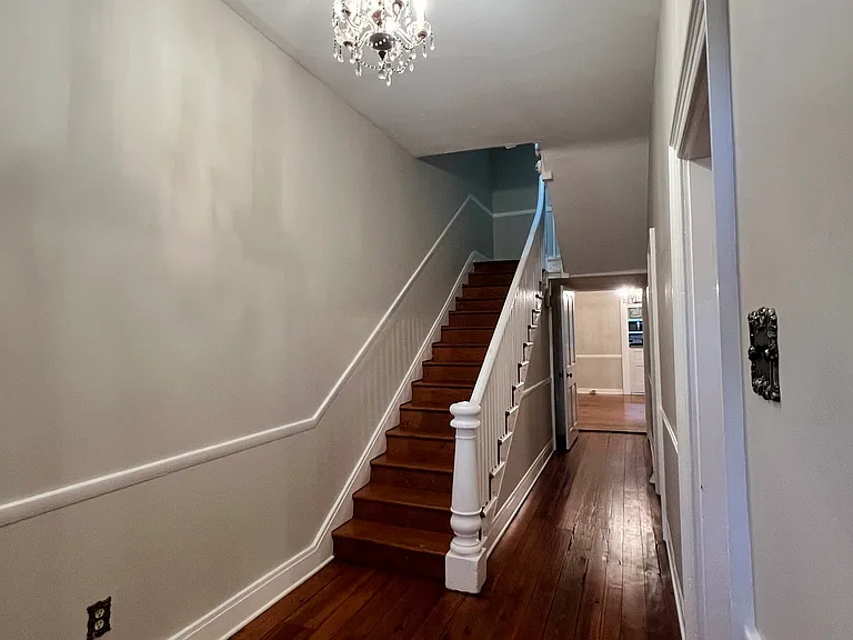 340 N Market St — Photo 43
