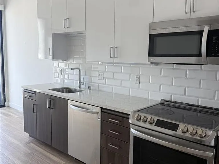 Maya Apartments at 535 Kingsley Dr in Los Angeles — Photo 58