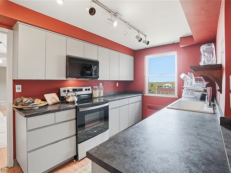 13900 Shaker Blvd #1012 — Photo 9