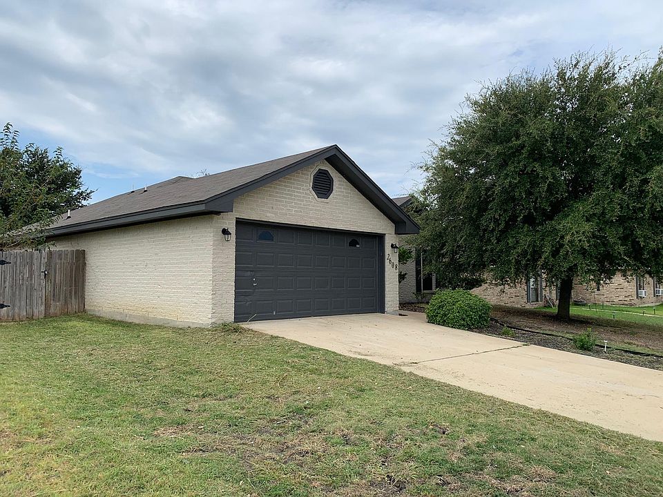 1st image of 2608 Eastwood Dr