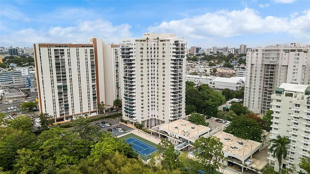 3 bed, 2.0 bath, 1717 sqft, $4,500 — Photo 2
