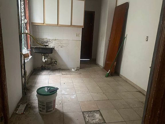 3rd image of 25-43 35th St #2L