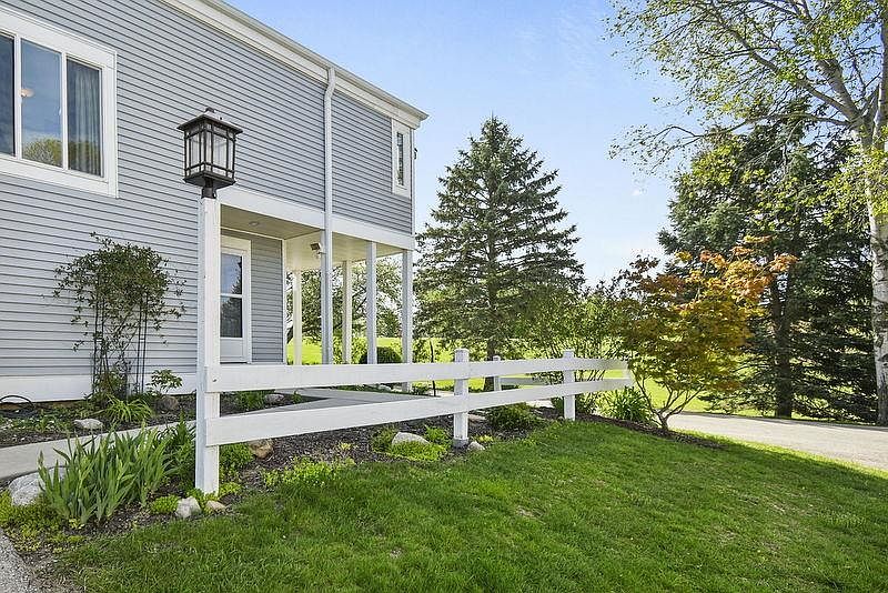 1st image of 7409 Tree Ln