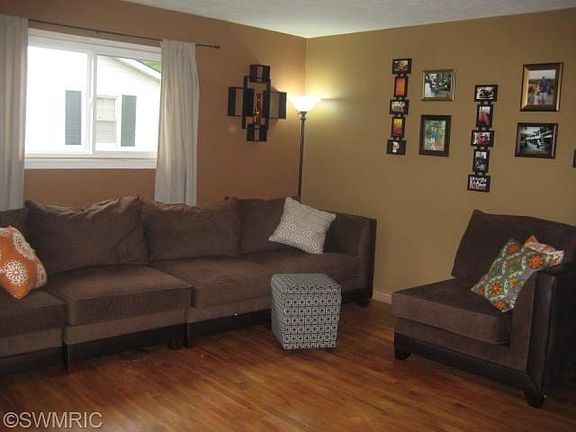 4th image of 3524 Eastern Ave NE