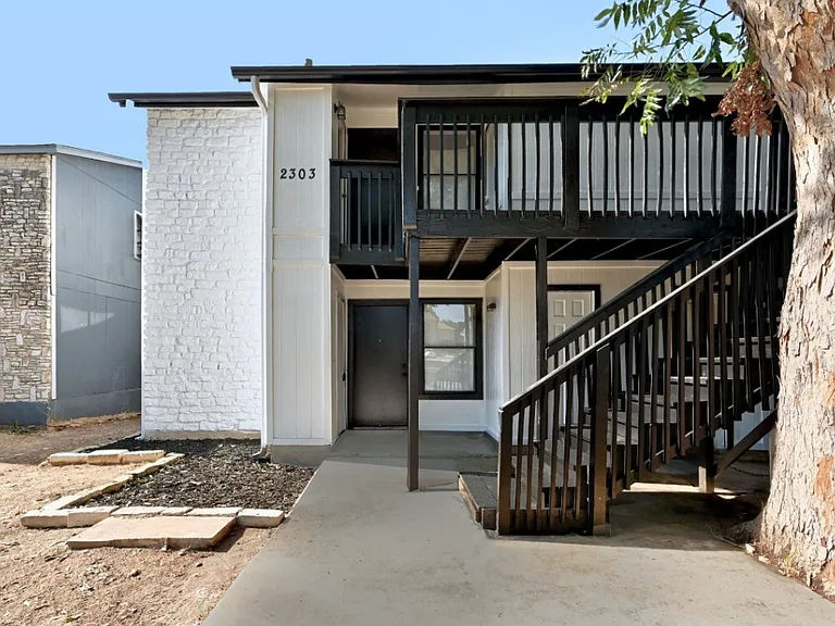 2303 Cedrick Cv #C — Photo 7
