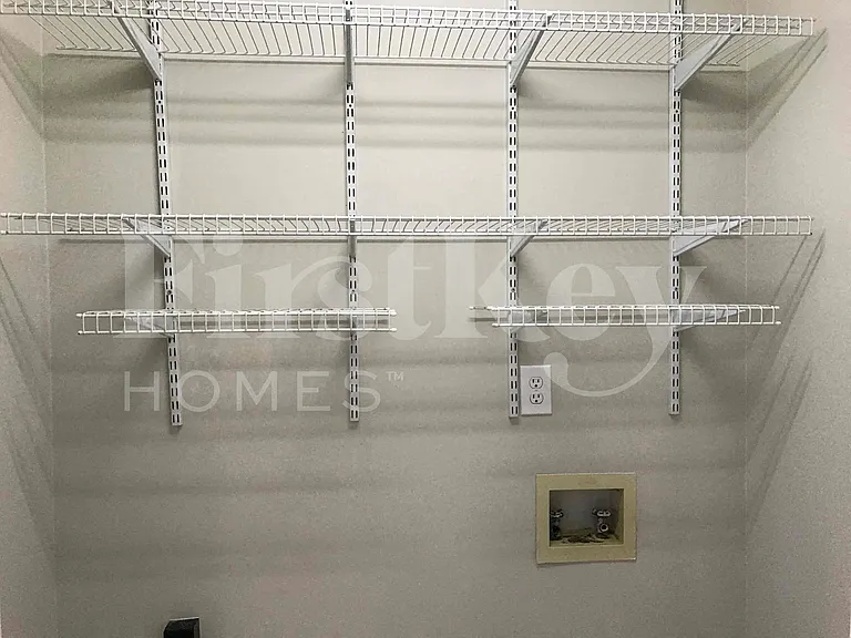 924 10th St SW — Photo 5