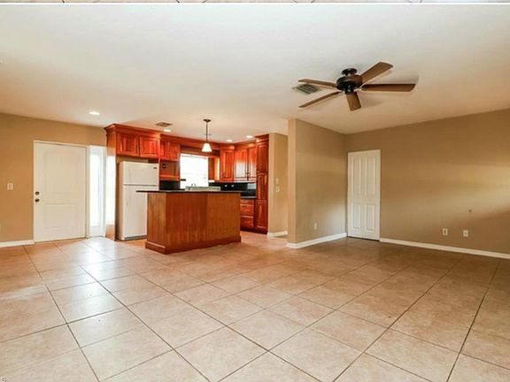 4th image of 27427 Sunset Dr