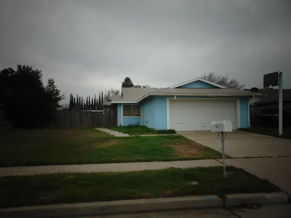 1321 E Aspen Avenue, Tulare, CA 93274