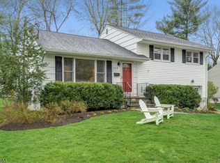 115 N Summit Ave, Chatham, NJ