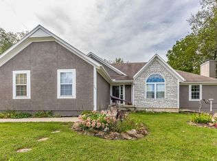 606 S Hickory St, Paola, KS 66071