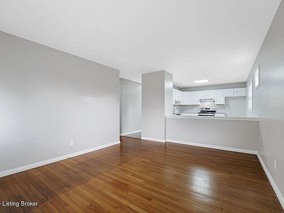 4th image of 3217 Wellingmoor Ave