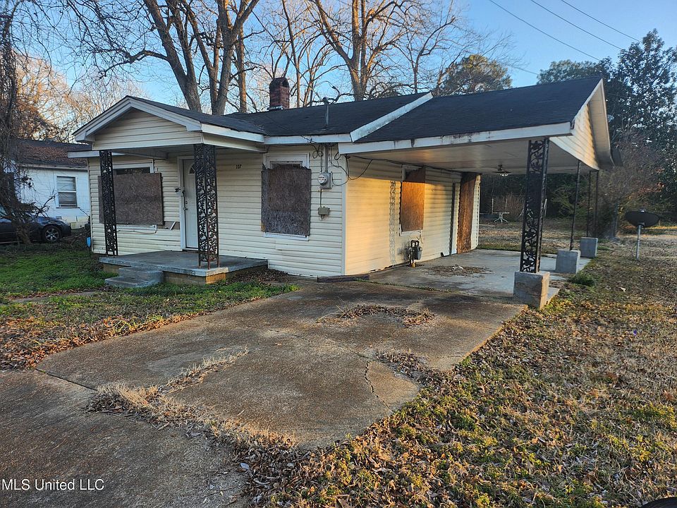2nd image of 107 Field St