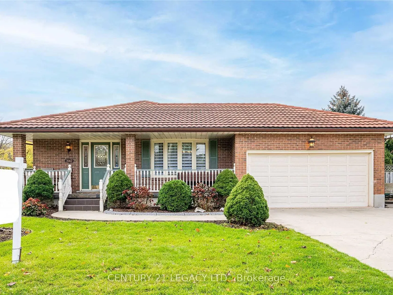 2 bed, $1,900 — Photo 1
