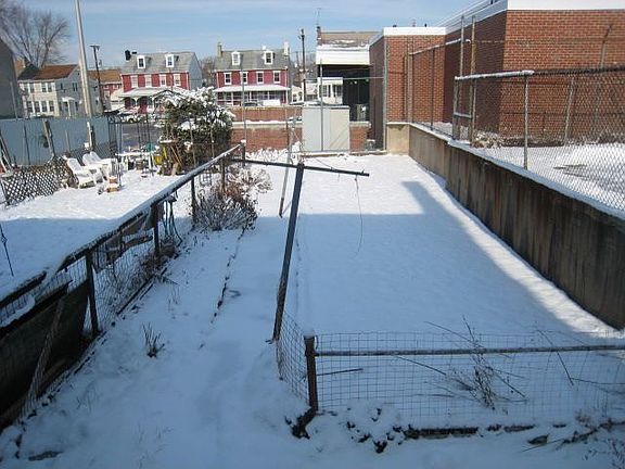 3rd image of 305 Hall St