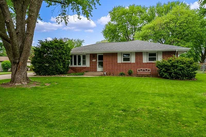 1st image of 1408 Lilac Ln