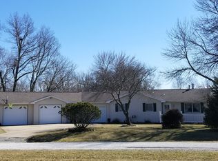 589 Lime Dr, Petersburg, IL 62675