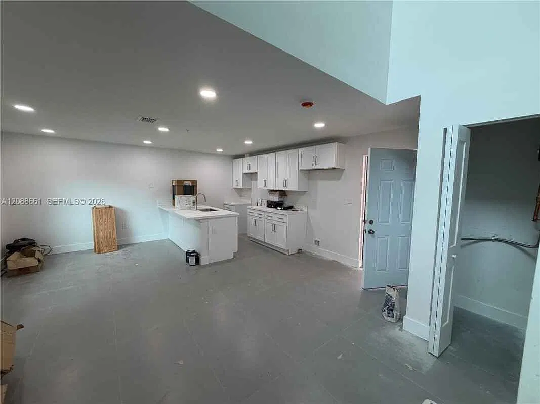 6480 Ne 1st Ave # 6470 Miami, Fl 33150 — Photo 2