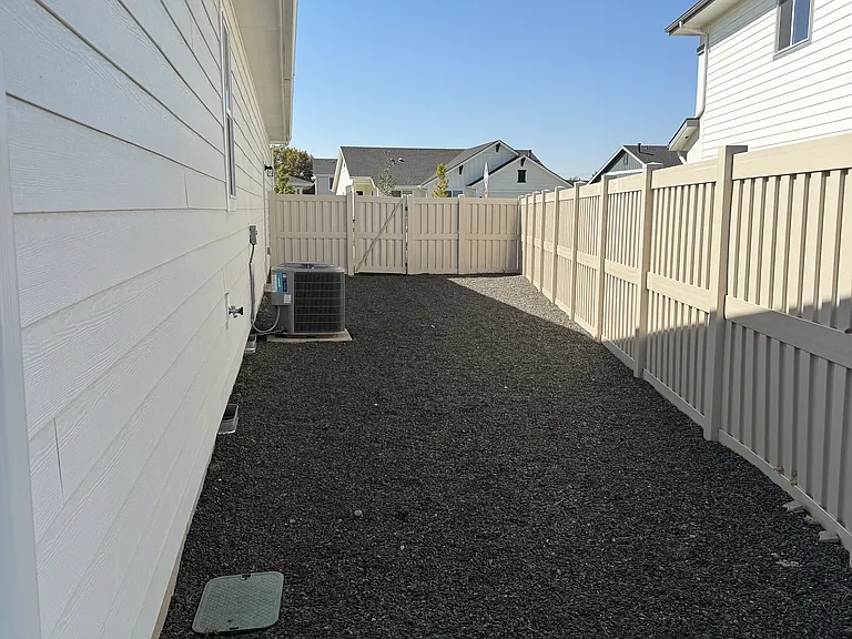 Large side yard