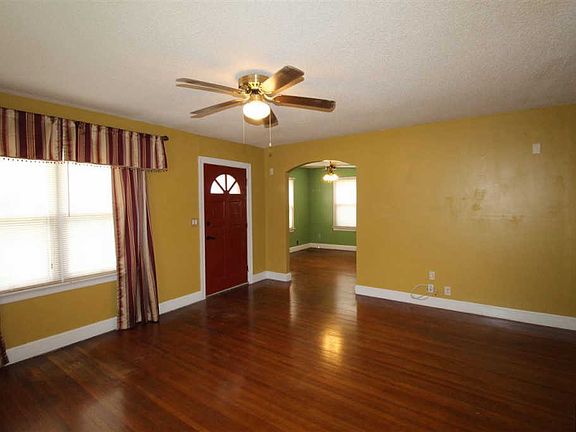 5th image of 136 Park Ave