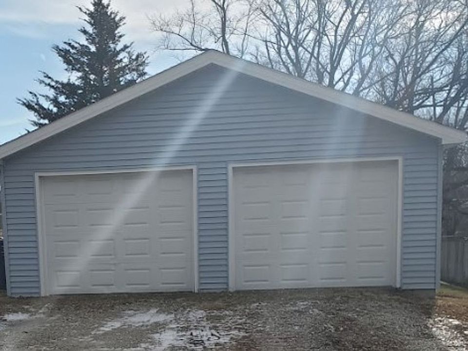 1204 Wade St, Des Moines, IA 50315 | Zillow