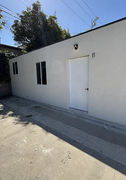 2437 Centinela Ave #11 — Photo 14