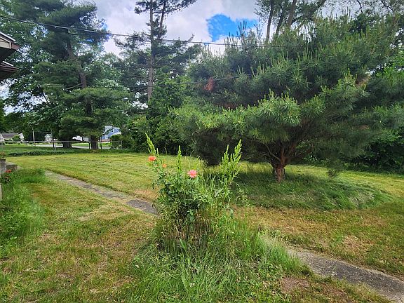3rd image of 5178 Wakefield Ave NE