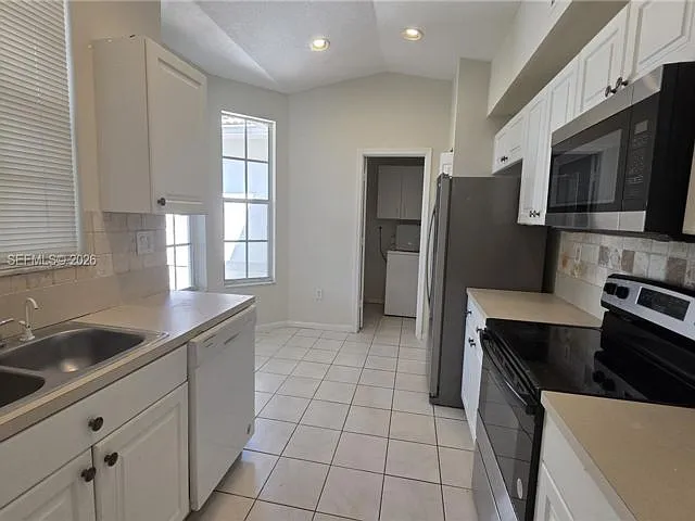18741 SW 25th Ct — Photo 3