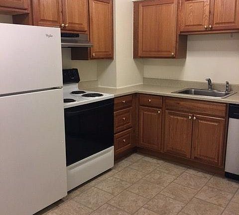 3rd image of 2495 S Gaylord St #18