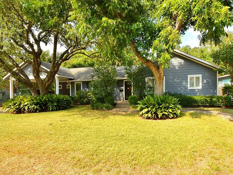 5018 Shoal Creek Blvd — Photo 2