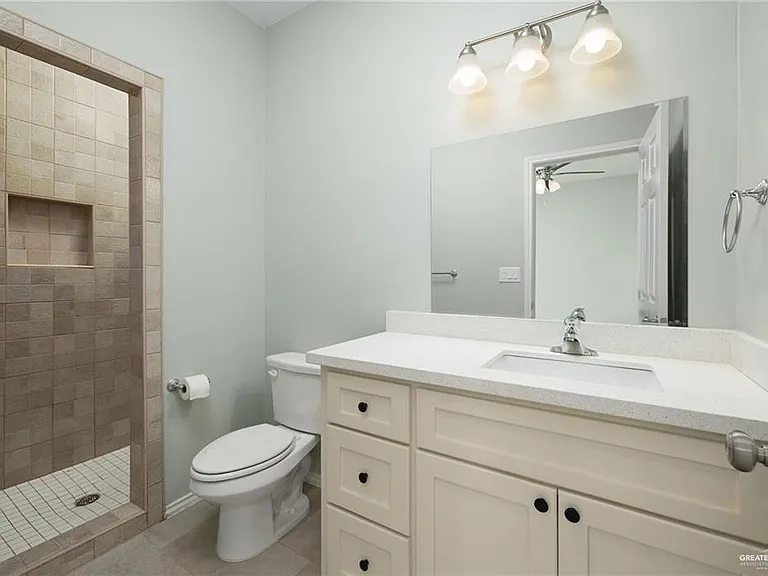 222 W Mahl St #1 — Photo 6