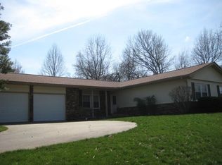 2113 Sunset Ct, Carbondale, IL 62901