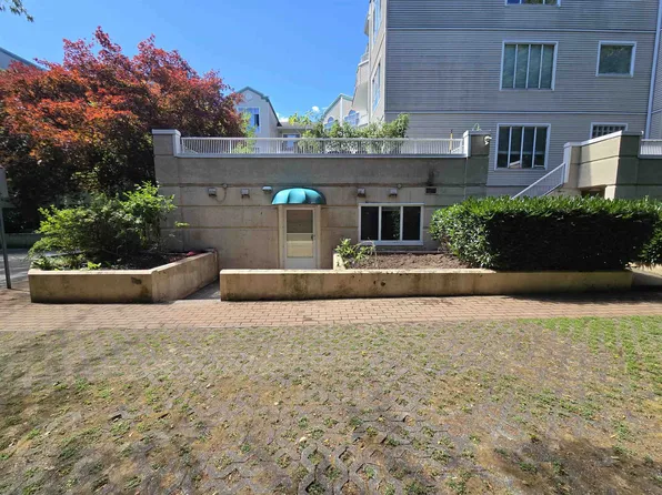 8655 Jones Rd #100, Richmond, BC V6Y 3V7