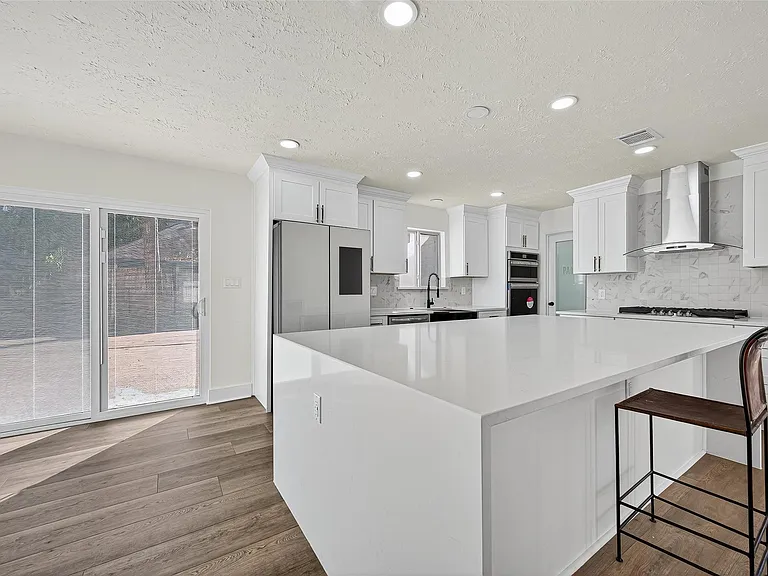 3006 Golden Hills Ln — Photo 21