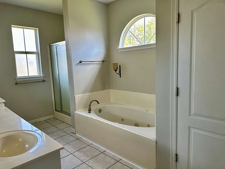 9721 Buttercup Dr — Photo 10