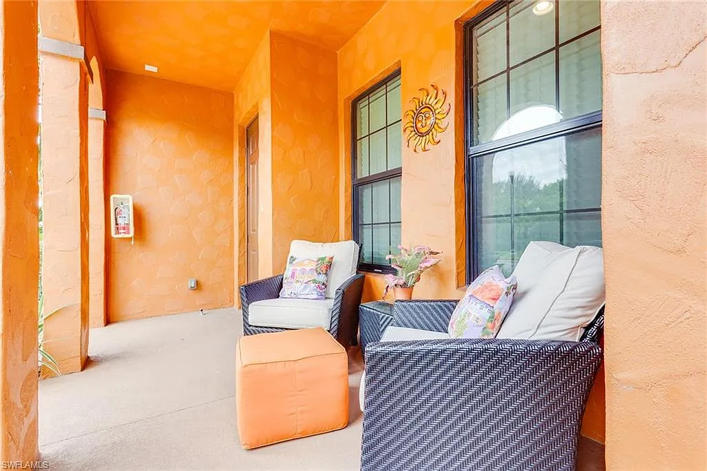 2 bed, 2.0 bath, 1227 sqft, $6,500 — Photo 2
